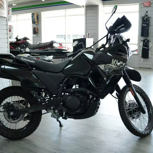 Nuova Kawasaki <span class=keywords><strong>KLR</strong></span> 650 Dual Sport 2026: Moto da Avventura On-Road e Off-Road, Motore Monocilindrico DOHC, Certificata EPA ed ECE - Product Image 1
