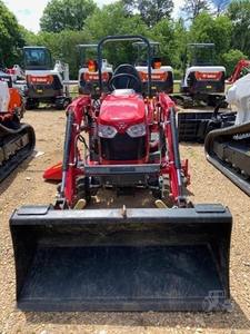 2022 MASSEY FERGUSON GC1723E - Product Image 2