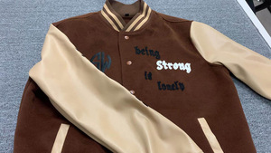 Chaqueta de Béisbol Varsity Unisex de Algodón con Cuello Levantado y Logotipo Personalizado Impreso de Buena Calidad Estilo Casual Letterman Varsity Chaquetas - Product Image 6