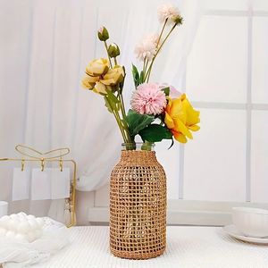 Florero de ratán único con Diseño Artesanal, perfecto para casas eclécticas y espacios interiores artísticos contemporáneos - Product Image 2