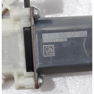 Moteur électrique de vitre avant droite MERCEDES Classe A Berline (W177) A0009065706 (18>) - Product Image 3