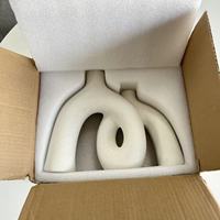 Vase en céramique creux abstrait moderne |   Vase décoratif minimaliste mat pour la décoration de la maison
