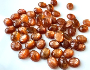 Cabochon ovale en pierre de soleil naturelle 5x7mm Qualité AAA-Cabochon ovale en pierre de soleil de qualité supérieure - Product Image 6