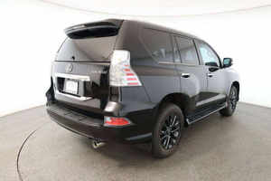 SUV GX 460 2023 d'occasion, configuration standard, légèrement utilisé - Product Image 2