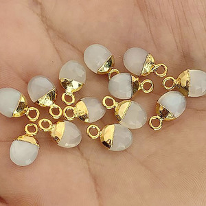 Venta al por mayor de piedras preciosas de Luna Blanca ovaladas facetadas encantos colgantes de oro galvanizado encantos de piedras preciosas para la fabricación de joyas - Product Image 4