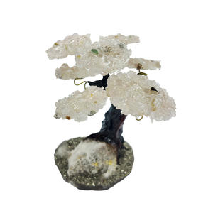 Árbol de Cristal de Cuarzo Transparente 'Master Healer' – Tronco Realista Tallado a Mano sobre Base de Pirita – Decoración Espiritual Artesanal Peruana - Product Image 3