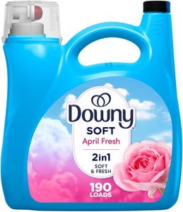 Acondicionador de tela líquido Downy 140 oz 190 Cargas April Fresh Scent HE Suavizante compatible para suministro B2B - Product Image 1