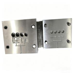 Moule de surmoulage pour câble de données haute vitesse et connecteur à fibre optique - Product Image 2