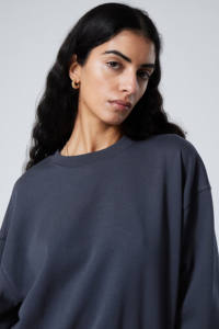 Venta al por mayor de sudaderas con logotipo personalizado azul marino mujer emblema bordado sudadera acanalado escote puños y dobladillo mujeres entrenamiento sudaderas con capucha - Product Image 2