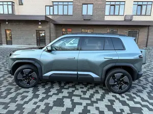 2025 B Y D Y Fang Cheng Bao Batería de litio de doble tracción SUV R18 Asientos de cuero para interiores oscuros Techo solar panorámico AWD - Product Image 5