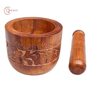 Mortier et pilon en bois de forme ronde pour le comptoir de la cuisine, épices et ail - Product Image 4