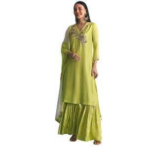Abito Sharara Kurta in seta russa verde con lavoro elegante abbigliamento etnico da donna per feste nuziali - Product Image 2