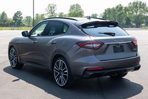 CLEAN 2020 Maserati Gran Turismo Trofeo Conduite à Gauche - Product Image 5