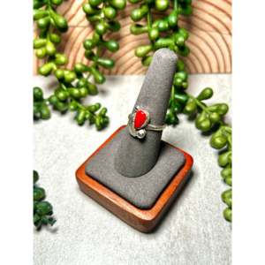 Anillo Coleccionable de Fabricación Navajo, Coral Natural y Plata de Ley, Impresionante Joyería Étnica - Product Image 3