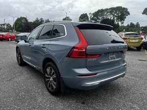 UTILISÉ 2022 X-C-60 B6 Inscription AWD Boîte de vitesses automatique Sans accident Faible kilométrage Prix abordable Prêt pour l'expédition - Product Image 2