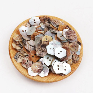 Nuevo diseño grabado Seashell vestido botón pulido perla Shell traje botones para prendas de moda - Product Image 2
