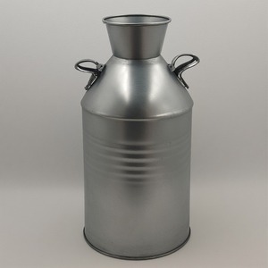 Lata de leche galvanizada de primera calidad con forma fuerte, perfecta para decoración de jardines, hogares y espacios al aire libre - Product Image 5