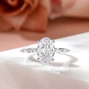 แหวนหมั้นทรงรีเจลิยา ชุบแพลตตินัม 14K โรเดียม ประดับด้วยหินมาร์คีส์ด้านข้าง 6 เม็ด - Product Image 5