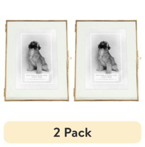 Cadre photo mural en laiton et métal avec finition à texture brossée conçu pour encadrer de grands portraits - Product Image 6