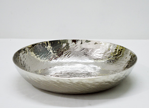 Plato para Frutas de Aluminio Repujado y Niquelado, Diseño Clásico, Profundo y Redondo, para Servir Frutas en el Hogar, Venta al Por Mayor a Precio Económico - Product Image 6