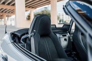 Mazda MX-5 Miata Club Híbrido Turbo Automático 2024 en Excelentes Condiciones, Color Gris Aero, Llantas R15, Asientos de Cuero, Volante a la Izquierda - Product Image 5