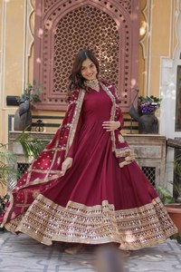 Nouveau Designer Party Wear Lourd Faux Georgette Avec Séquence Broderie Travail Indien Ethnique Porter Robe De Mariée Anarkali Avec Bas - Product Image 3