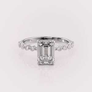 แหวนหมั้นเพชรทรงเหลี่ยมมรกตที่ได้รับการรับรองจาก IGI เพชรเพาะเลี้ยงในห้องปฏิบัติการ ทองคำ 9K สีโรสโกลด์/ไวท์โกลด์/เยลโลว์โกลด์ ประดับเพชรด้านข้างแบบฝังขอบ แหวนแต่งงาน - Product Image 1