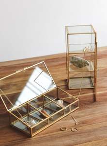 Boîte à bijoux minimaliste en métal et en verre, design contemporain élégant, adapté à l'intérieur moderne de la maison - Product Image 2