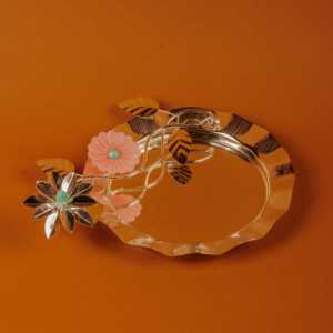 Lujosa Bandeja de Plata Alemana Tradicional con Flores para Pooja, Decoraciones y Rituales para Bodas Indias, Uso en Festivales - Product Image 3