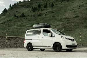 Camping-car familial 4x4 de luxe, maison mobile tout-terrain en fibre de verre. - Product Image 3