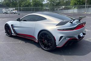 Aston Martin Vantage Turbo Coupé AWD 2023, Bajo Kilometraje, Transmisión Automática, Volante a la Izquierda, Color Oscuro, Estado de Gasolina, Panorámico - Product Image 2