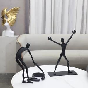 Sculptures de couples en métal apportent une élégance intemporelle à tout espace, fusionnant l'art et la résonance émotionnelle en une seule pièce. - Product Image 3
