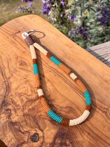 Bracelet porte-clés perlé fait main en Alaska - Product Image 3