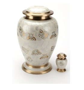 Urnes de crémation les plus vendues Urne funéraire design de luxe de bonne qualité en métal couleur argent pour les amoureux - Product Image 5