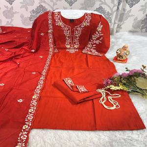 Festival Wear New Elegant Banana Silk con bordado Kurti Pant y Dupatta Fabricante de India a la tarifa más baja - Product Image 1