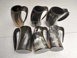 Chope à Bière en Corne de Viking Authentique Médiévale Écologique de Haute Qualité, Fait à la Main, Vernis Miroir - Product Image 4