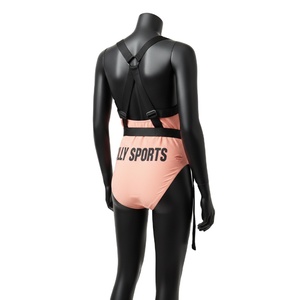 Maillot de bain athlétique pour femme, tissu extensible en polyester et élasthanne doux 220 GSM, panneau en maille respirante, logo personnalisé. - Product Image 5