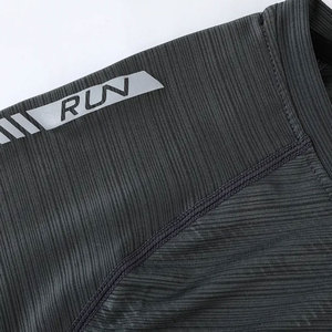 Camisetas de Gimnasio Personalizadas para Hombre, de Poliéster y Elastano, Anti-Pilling, Manga Corta, Cuello Redondo, Camisetas Casuales Lisas, Logotipo Personalizado para Venta al por Mayor - Product Image 4