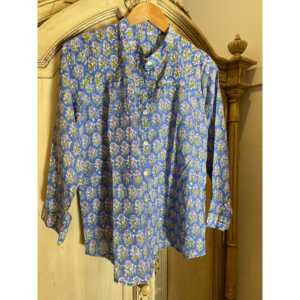 Blusa de Mujer Talla XL con Estampado Floral Estilo Jardín Francés, Top de Popelina con Bloques de Color Hechos a Mano, Logotipo Bordado, Cuello Asimétrico, Botones, Formal - Product Image 2