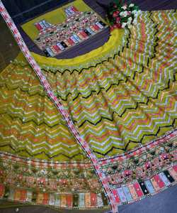 Designer Soie Lehenga Choli avec Broderie Séquence Travail Dupatta Occasion Spéciale Fête Porter Vêtement Ethnique Prix de Gros ApparelGarment - Product Image 5