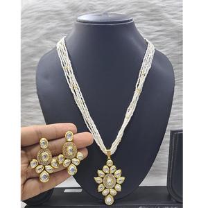 Conjunto Kundan chapado en oro de calidad superior de lujo Conjunto de collar elegante con pendientes Aspecto de piedra para compromiso o boda para mujer - Product Image 1