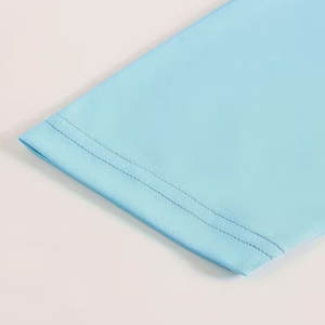 Camiseta de Protección Solar de Alta Calidad con Protección UV UPF 50, Tejido Transpirable de Secado Rápido para Surf, Natación y Deportes Acuáticos - Product Image 4