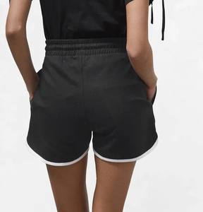 Pantalones cortos de entrenamiento para mujer de alta calidad 100% algodón Active Wear para entrenamiento y ejercicio pantalones cortos básicos de corredor con ribete de contraste para mujer - Product Image 3