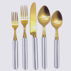 Resina blanca con mango de diseño de mármol rosa Juego de cubiertos chapados en PVD dorado de acero inoxidable para el hogar y el restaurante - Product Image 6