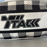 Pochette de toilette de hockey sur glace unisexe écologique personnalisée avec broderie du logo de l'équipe, sac de voyage 100% polyester pour les joueurs de sport