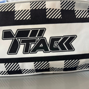 Pochette de toilette de hockey sur glace unisexe écologique personnalisée avec broderie du logo de l'équipe, sac de voyage 100% polyester pour les joueurs de sport - Product Image 5