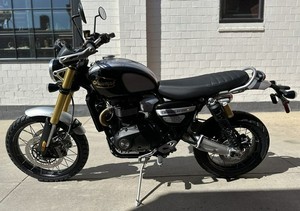 Triumph <span class=keywords><strong>Scrambler</strong></span> <span class=keywords><strong>1200</strong></span> <span class=keywords><strong>XE</strong></span> Icon Edition รุ่นใหม่ ปี 2026 รถมอเตอร์ไซค์สตรีทไบค์ใหม่ พร้อมจัดส่ง - Product Image 2