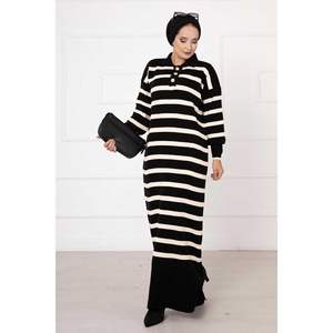 Robe en tricot avec boutons Noir - Product Image 3