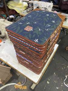 Étiquettes en cuir gaufré sur mesure adaptées aux sacs et aux bagages et peuvent être faites sur mesure dans vos tailles et avec votre logo - Product Image 6