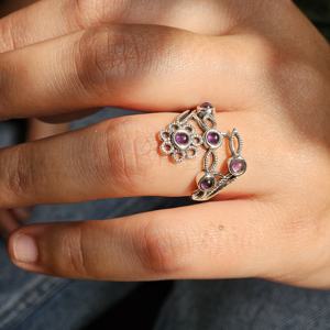 แหวนอเมทิสต์ดอกไม้สีเงินน้ำหนักเบาสวยงามสำหรับงานแต่งงานงานเลี้ยงวันครบรอบ - Product Image 1